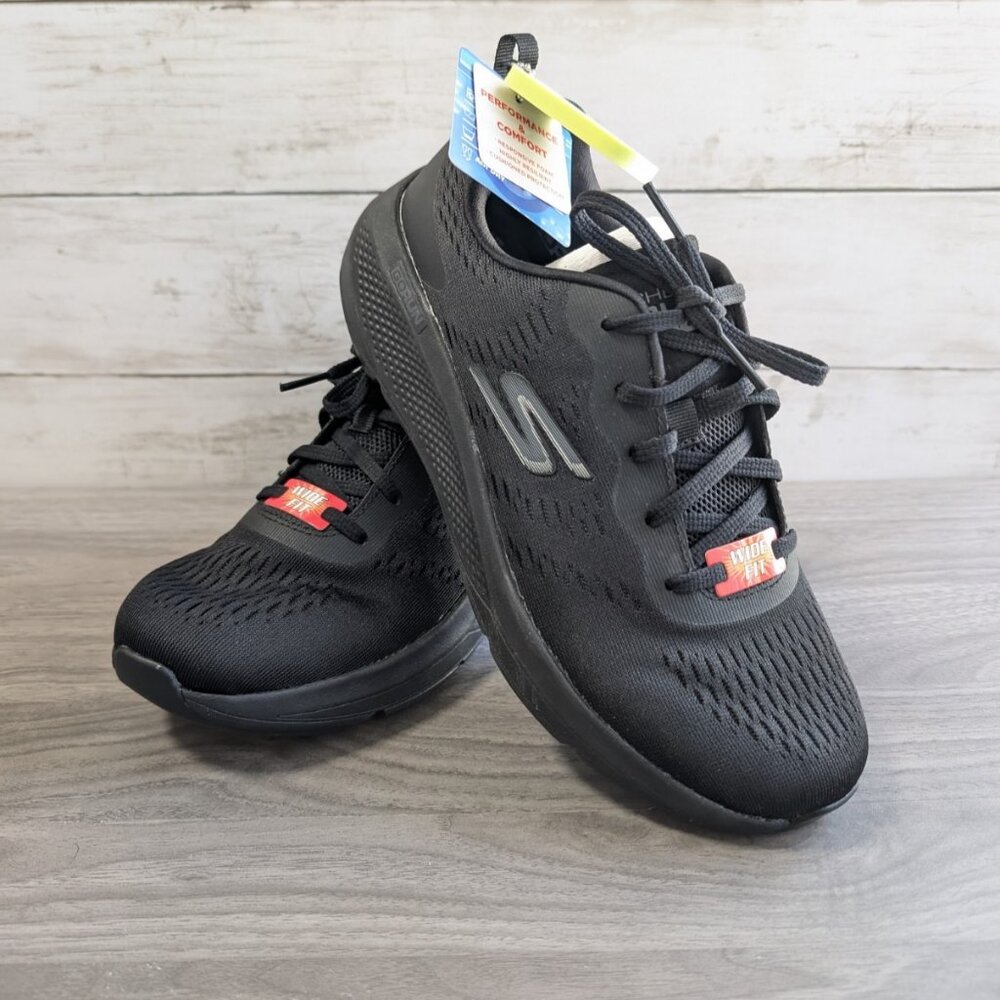 Skechers Go Run Performance Size 7 Wide Air Cooled Goga Mat Lightweight Black